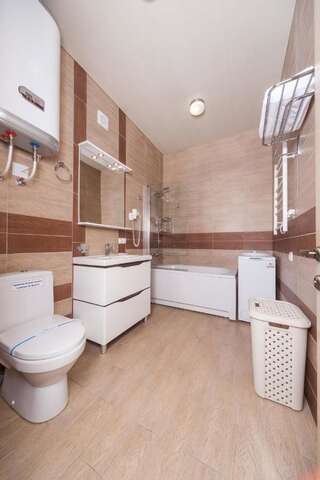 Комплексы для отдыха с коттеджами/бунгало Комплекс Отдыха Ёлки-Палки Одесса Коттедж Делюкс-3