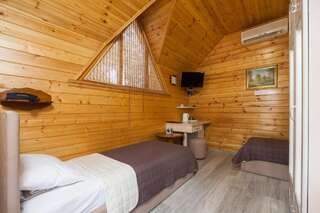 Комплексы для отдыха с коттеджами/бунгало Комплекс Отдыха Ёлки-Палки Одесса Коттедж (для 2 взрослых) с 2 отдельными кроватями-6