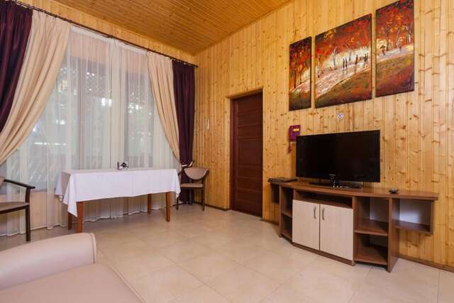 Комплексы для отдыха с коттеджами/бунгало Комплекс Отдыха Ёлки-Палки Одесса-32